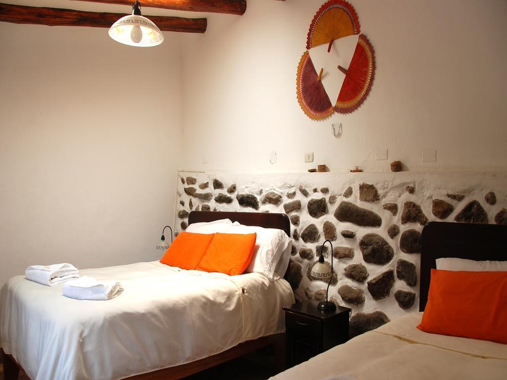 Hostal Iskay Ollantaytambo Exterior photo