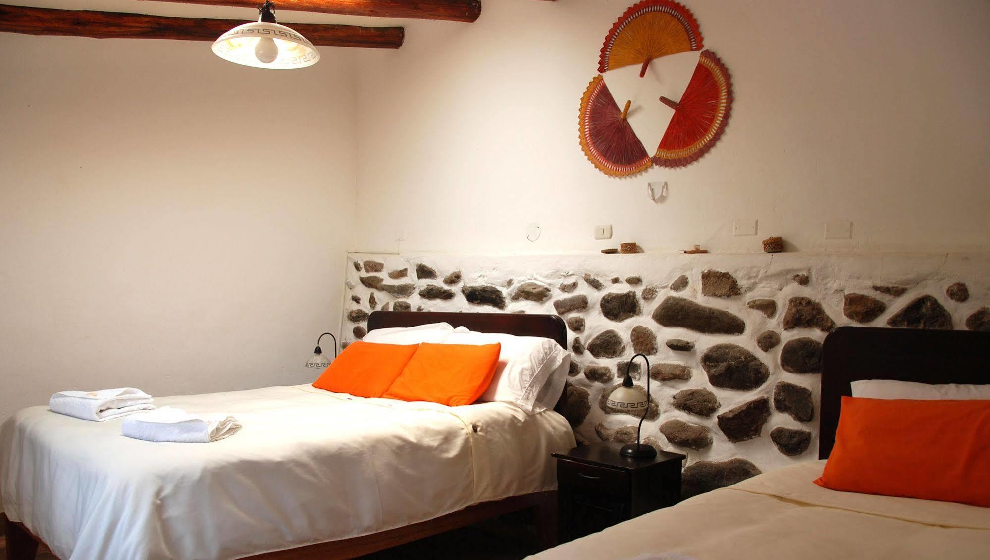 Hostal Iskay Ollantaytambo Exterior photo