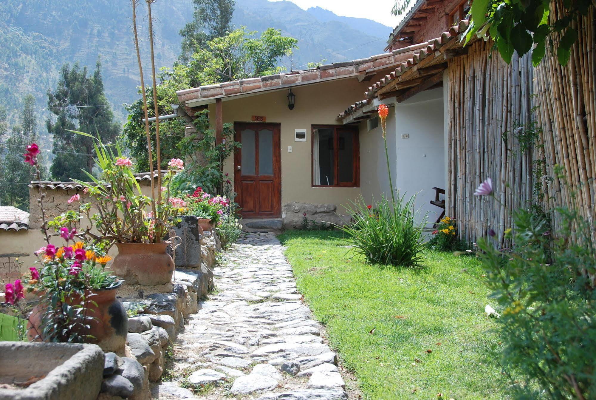 Hostal Iskay Ollantaytambo Exterior photo